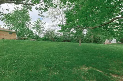 Exterior - 990 Joyce Dr, Batavia, OH 45103 photo 6 of 12