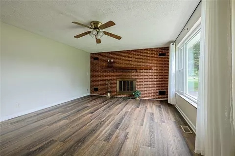 Living - 990 Joyce Dr, Batavia, OH 45103 photo 1 of 5