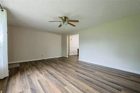 Living - 990 Joyce Dr, Batavia, OH 45103 photo 3 of 5