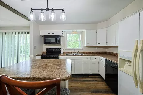 Kitchen - 990 Joyce Dr, Batavia, OH 45103 photo 3 of 5