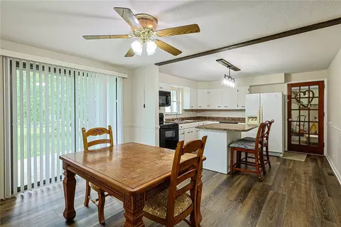 Dining - 990 Joyce Dr, Batavia, OH 45103 photo 3 of 3