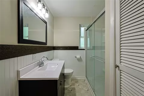 Bath - 990 Joyce Dr, Batavia, OH 45103 photo 2 of 3