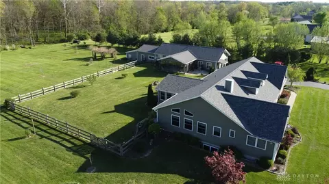 Exterior - 387 Reeder Rd, Blanchester, OH 45107 photo 3 of 15