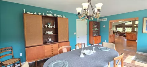 Dining - 387 Reeder Rd, Blanchester, OH 45107 photo 3 of 4