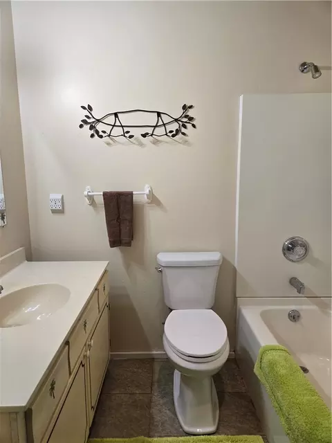Bath - 387 Reeder Rd, Blanchester, OH 45107 photo 7 of 7