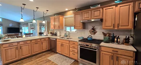 Kitchen - 387 Reeder Rd, Blanchester, OH 45107 photo 4 of 8