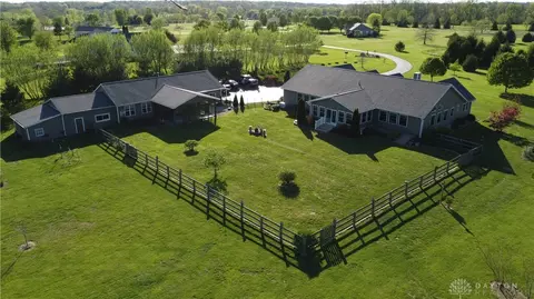 Exterior - 387 Reeder Rd, Blanchester, OH 45107 photo 4 of 15