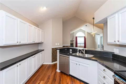 Kitchen - 184 Edinburgh, Centerville, OH 45458 photo 3 of 3