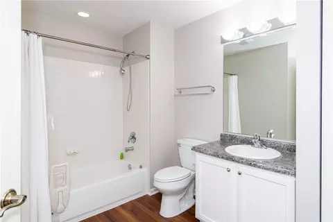 Bath - 184 Edinburgh, Centerville, OH 45458 photo 4 of 4