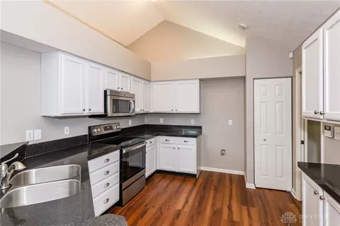 Kitchen - 184 Edinburgh, Centerville, OH 45458 photo 2 of 3