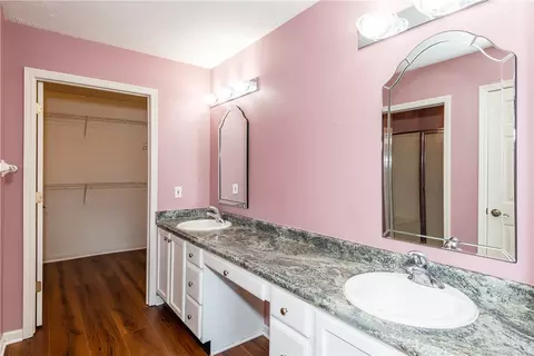 Bath - 184 Edinburgh, Centerville, OH 45458 photo 1 of 4