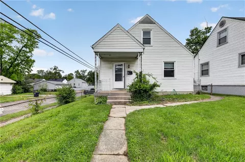4545 Greenwich Village Ave, Dayton, OH 45406