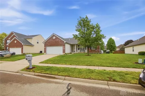 1484 Observatory Dr, Fairborn, OH 45324