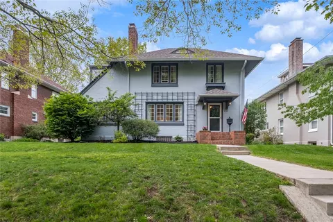 230 Volusia Ave, Oakwood, OH 45409