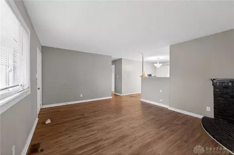 Living - 301 Applegate Rd, Union, OH 45322 photo 3 of 4