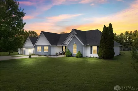 8812 Arrowcreek Dr, Oregonia, OH 45054