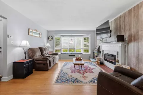 Living - 117 S Washington Blvd, Hamilton, OH 45013 photo 2 of 4