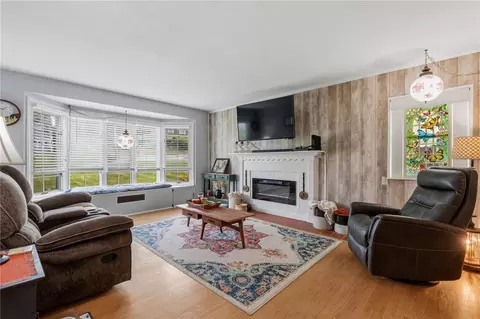 Living - 117 S Washington Blvd, Hamilton, OH 45013 photo 1 of 4