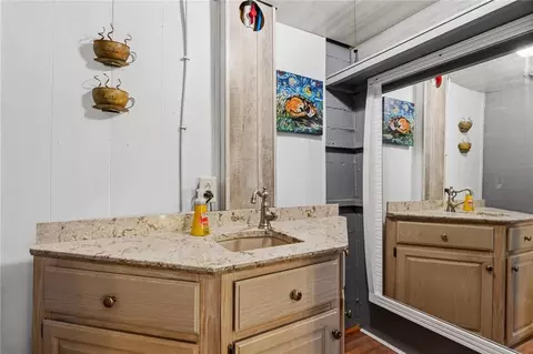 Bath - 117 S Washington Blvd, Hamilton, OH 45013 photo 4 of 4