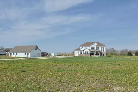 6853 Zerkle Rd, Springfield, OH 45502 photo 2