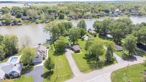 104 W Lakengren Dr, Eaton, OH 45320