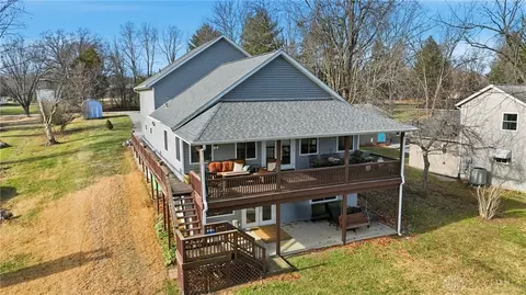 1065 Brunswick Dr, Fayetteville, OH 45118