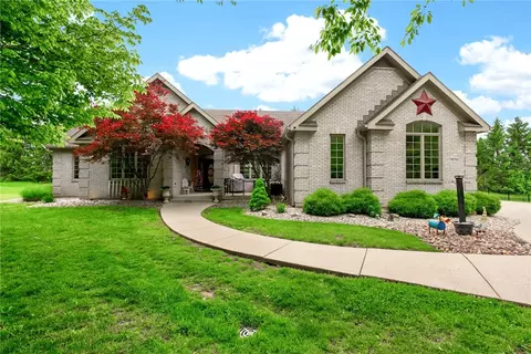 7470 Deep Woods Ct, Springboro, OH 45066