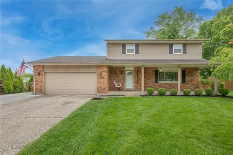 Exterior - 7401 Beth Ct, Carlisle, OH 45005 photo 1 of 10