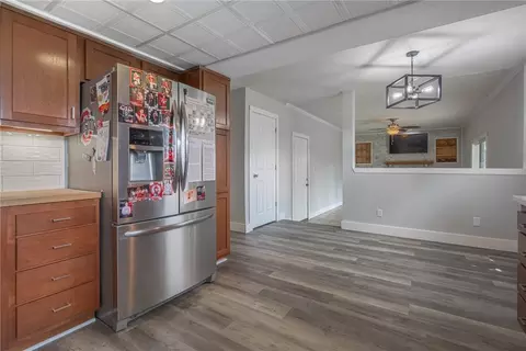 Entry Way - 7401 Beth Ct, Carlisle, OH 45005 photo 2 of 2