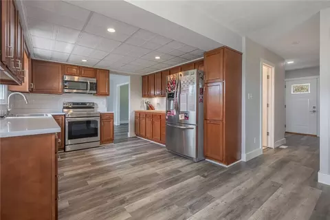 Entry Way - 7401 Beth Ct, Carlisle, OH 45005 photo 1 of 2