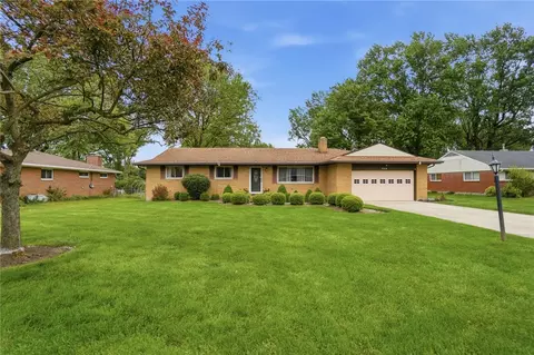 5516 Durwood Rd, Centerville, OH 45429