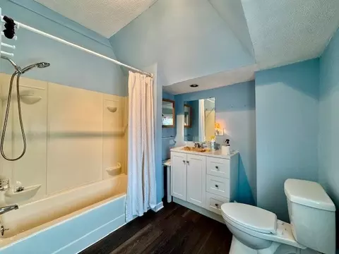 Bath - 314 Raffensperger Ave, Springfield, OH 45505 photo 2 of 4