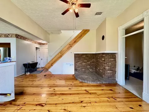 Living - 314 Raffensperger Ave, Springfield, OH 45505 photo 6 of 9