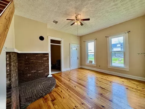 Living - 314 Raffensperger Ave, Springfield, OH 45505 photo 3 of 9