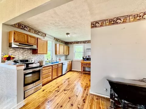 Kitchen - 314 Raffensperger Ave, Springfield, OH 45505 photo 1 of 9