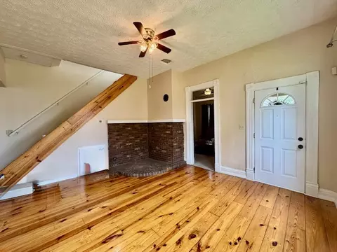 Living - 314 Raffensperger Ave, Springfield, OH 45505 photo 2 of 9
