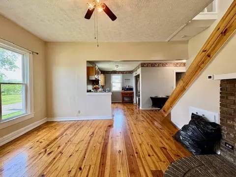 Living - 314 Raffensperger Ave, Springfield, OH 45505 photo 7 of 9