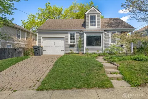 61 Oak St, Brookville, OH 45309