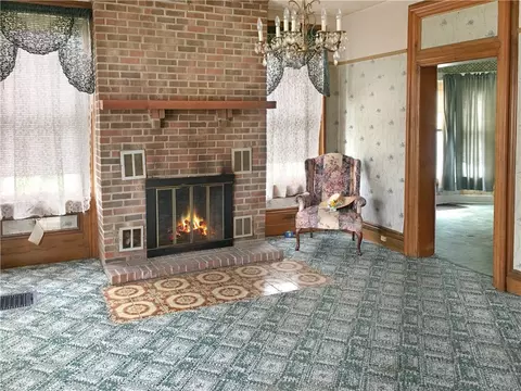 Living - 110 S River St, Franklin, OH 45005 photo 1 of 2