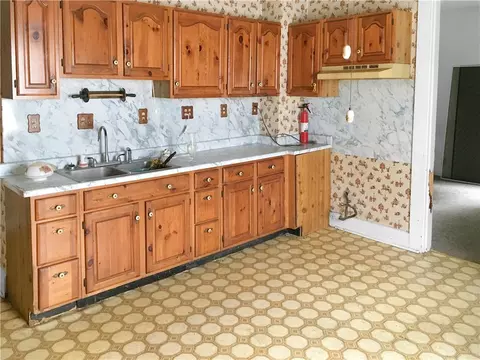 Kitchen - 110 S River St, Franklin, OH 45005 photo 1 of 2
