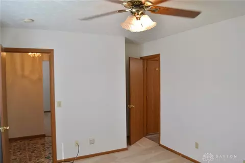 5866 Oldham Dr UNIT 4, Springfield, OH 45503 photo 4