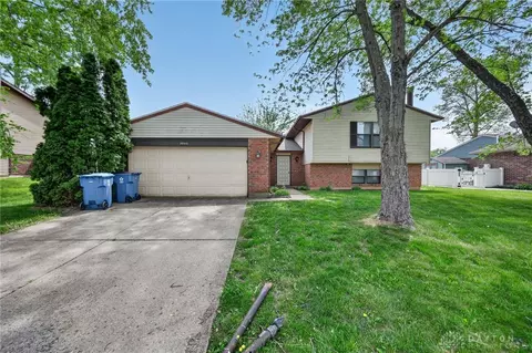 5940 Timbergate Trl, Huber Heights, OH 45424