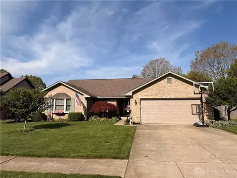 363 Winterset Dr, Englewood, OH 45322