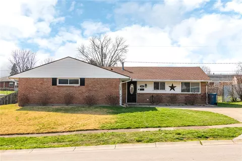 7021 Bascombe Dr, Huber Heights, OH 45424