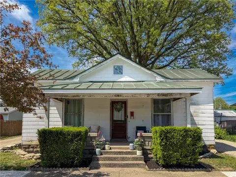 225 S Franklin St, Eaton, OH 45320