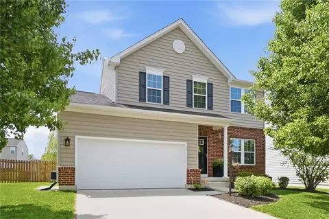Exterior - 1439 Artesian Ln, Fairborn, OH 45324 photo 2 of 11