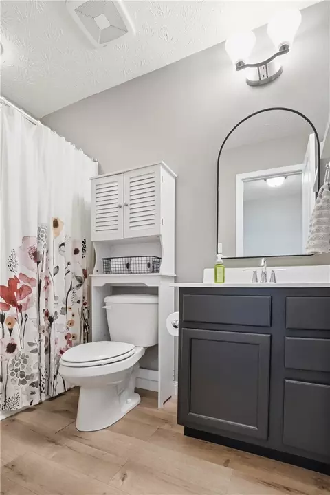 Bath - 1439 Artesian Ln, Fairborn, OH 45324 photo 8 of 8