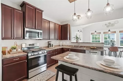 Kitchen - 1439 Artesian Ln, Fairborn, OH 45324 photo 2 of 5