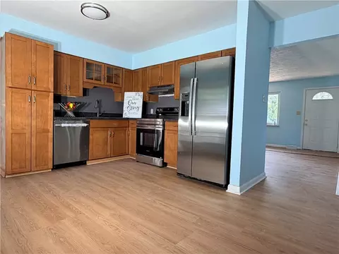 Kitchen - 2281 E Stroop Rd, Kettering, OH 45440 photo 2 of 6