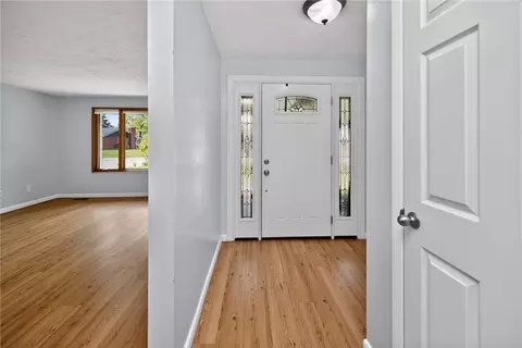 Entry Way - 2749 Hemphill Rd, Kettering, OH 45440 photo 3 of 3